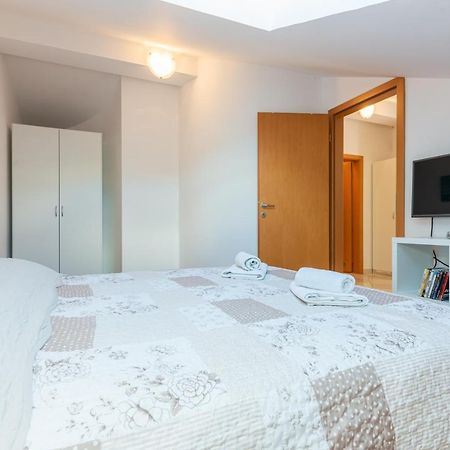 Apartment Mimoza 6, Baska, Krk Екстер'єр фото