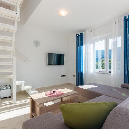 Apartment Mimoza 6, Baska, Krk Екстер'єр фото