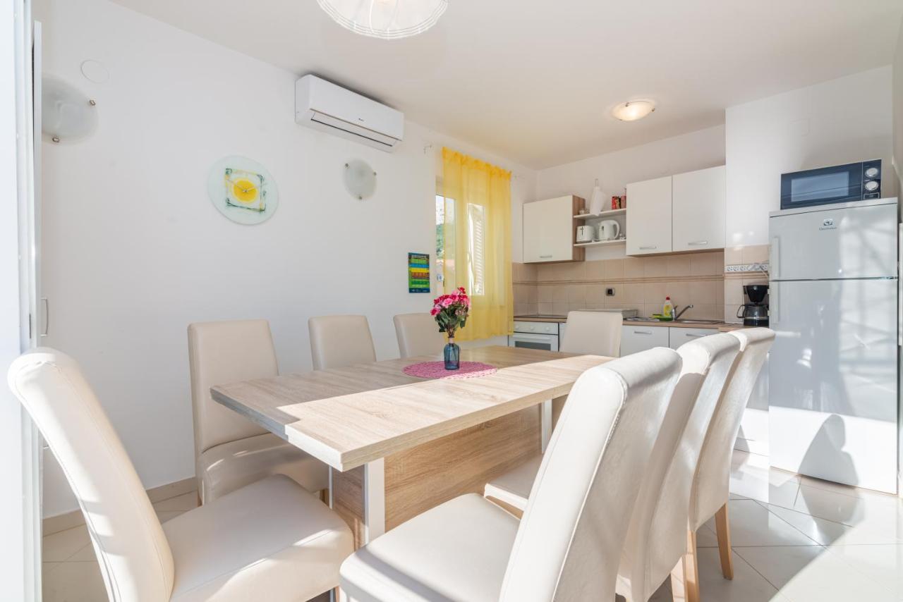 Apartment Mimoza 6, Baska, Krk Екстер'єр фото