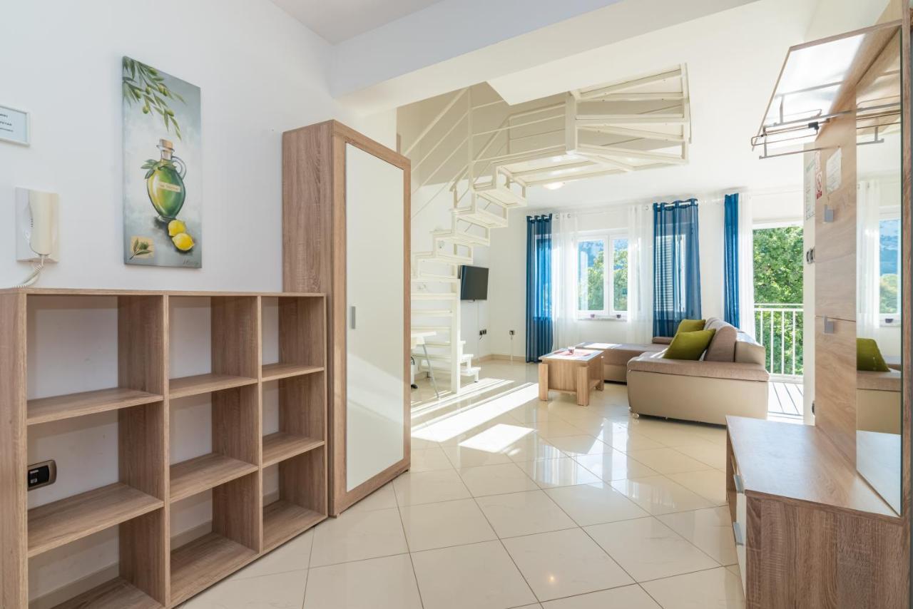 Apartment Mimoza 6, Baska, Krk Екстер'єр фото