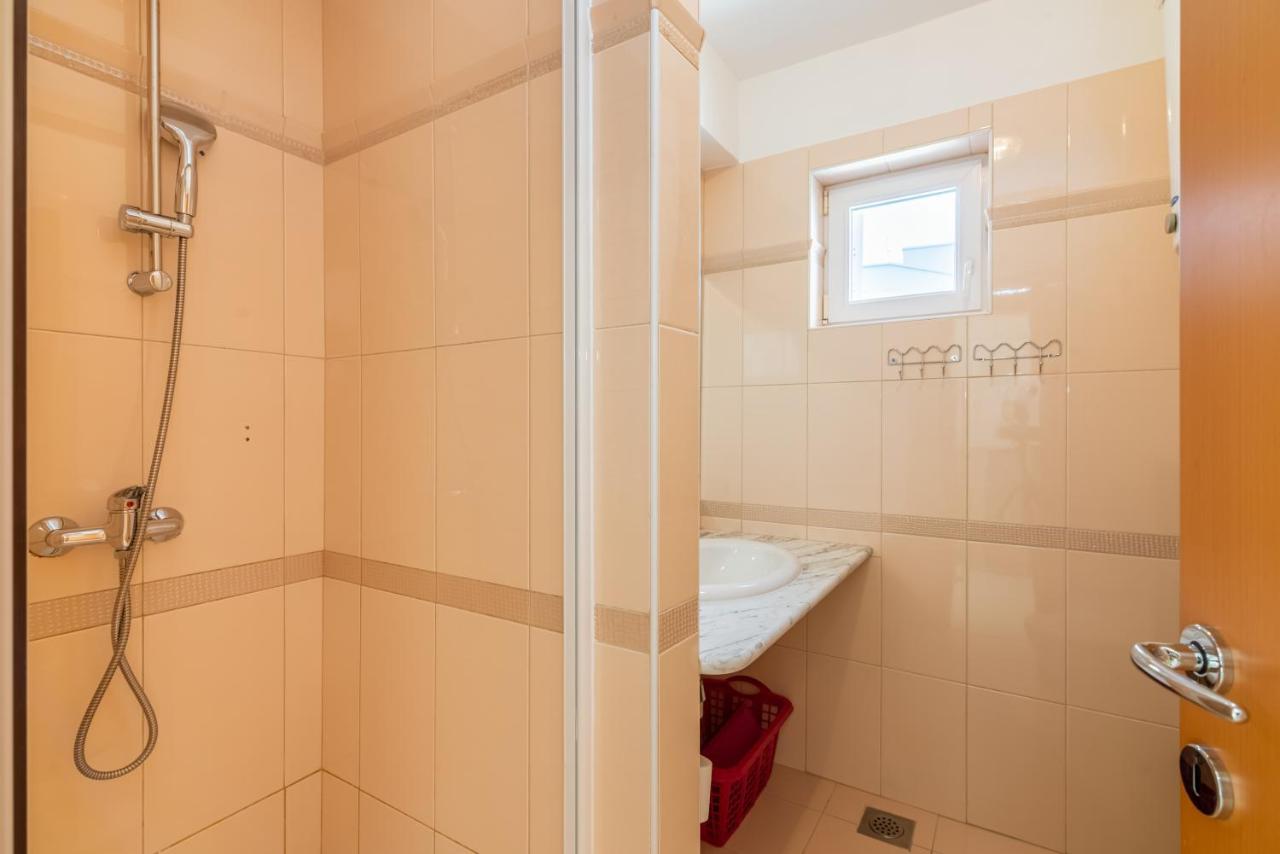 Apartment Mimoza 6, Baska, Krk Екстер'єр фото