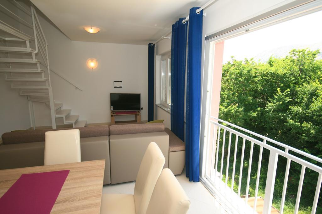 Apartment Mimoza 6, Baska, Krk Екстер'єр фото
